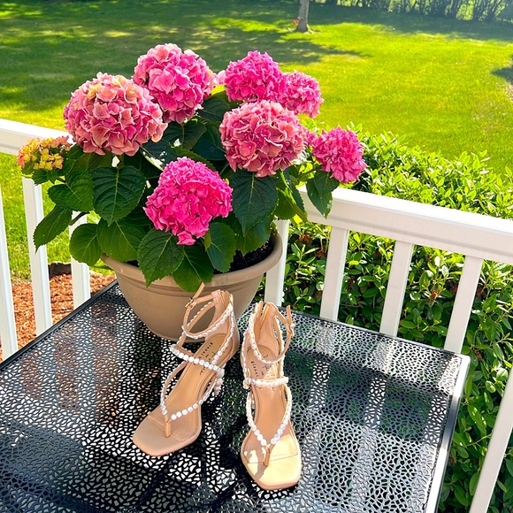 Venita Aspen for Gianni Bini NWOT faux pearl heel sandals - Picture 2 of 4